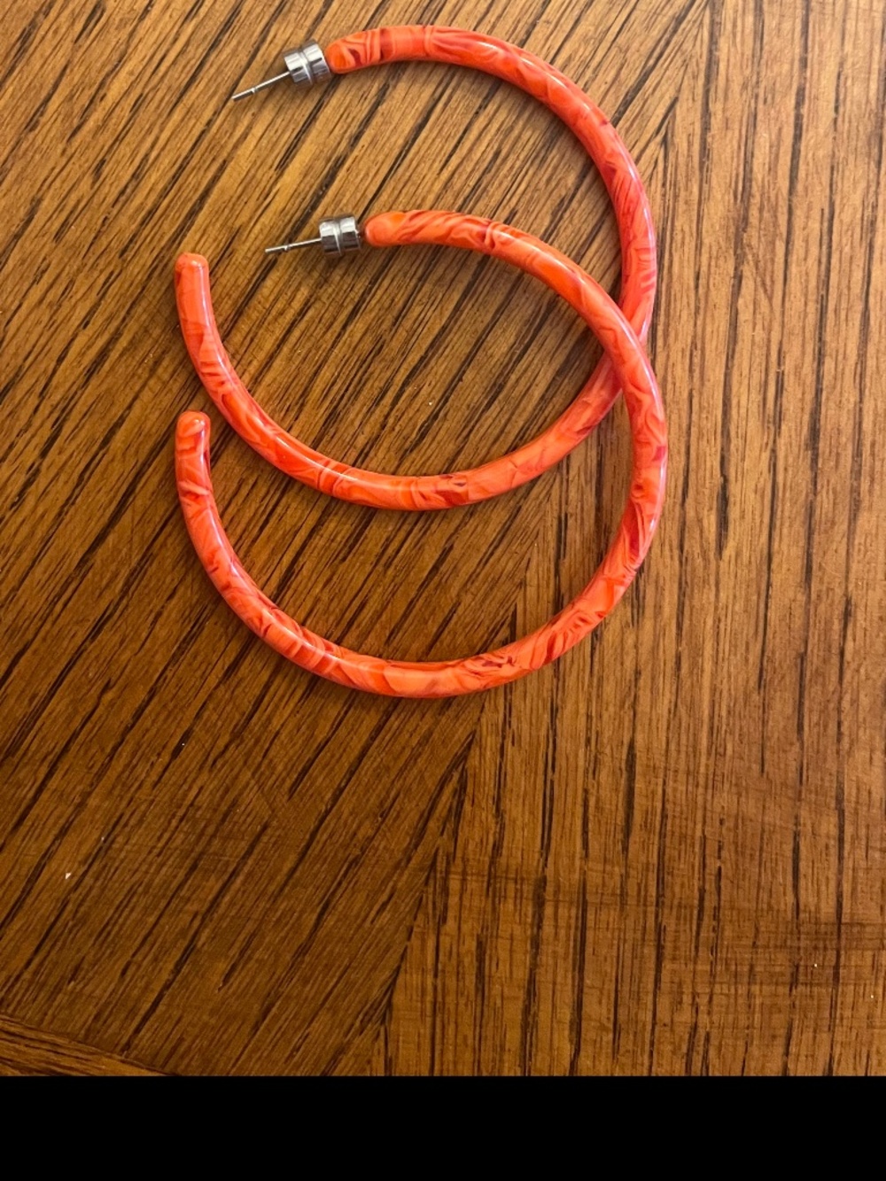 Machete Large Hoops in Poppy